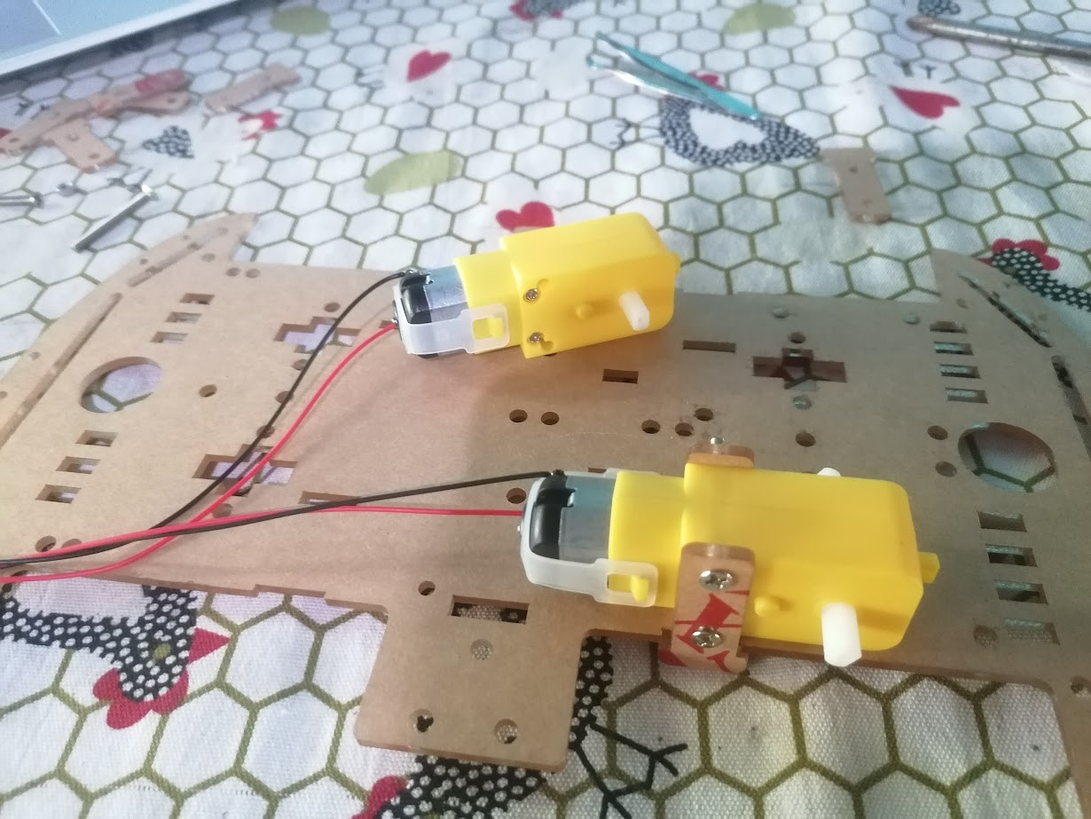 Carro robot ensamblado
